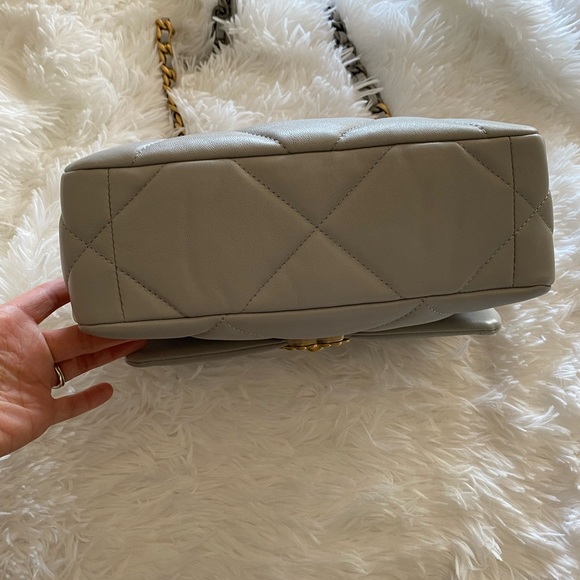 🤍Chanel19 Small grey bag🤍 - Picture 8 of 17